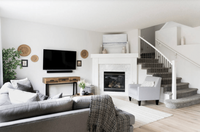 How to decorate living room with corner fireplace