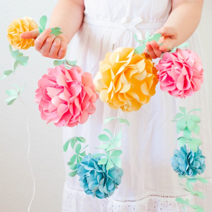 How to make a flower decoration