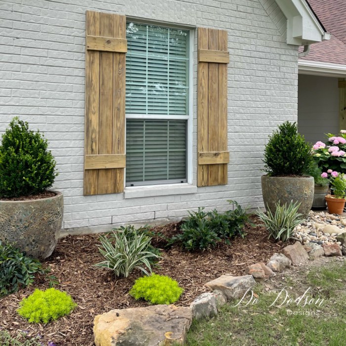 How to decorate with window shutters